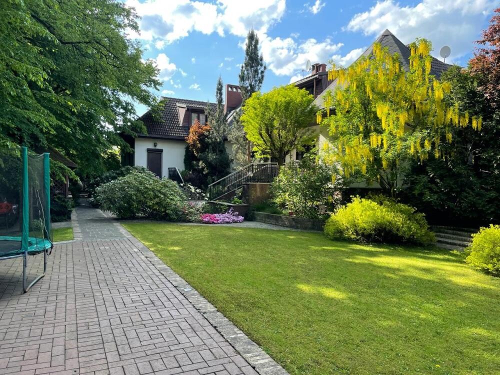 Коттедж, 5-комн., 750 м², Каштановая аллея ул., 123